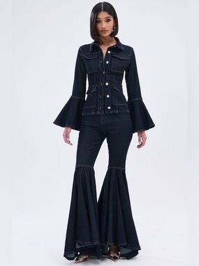 NWT Akira Everyday Livin’ Denim Super Flare Leg Pant Jeans Medium